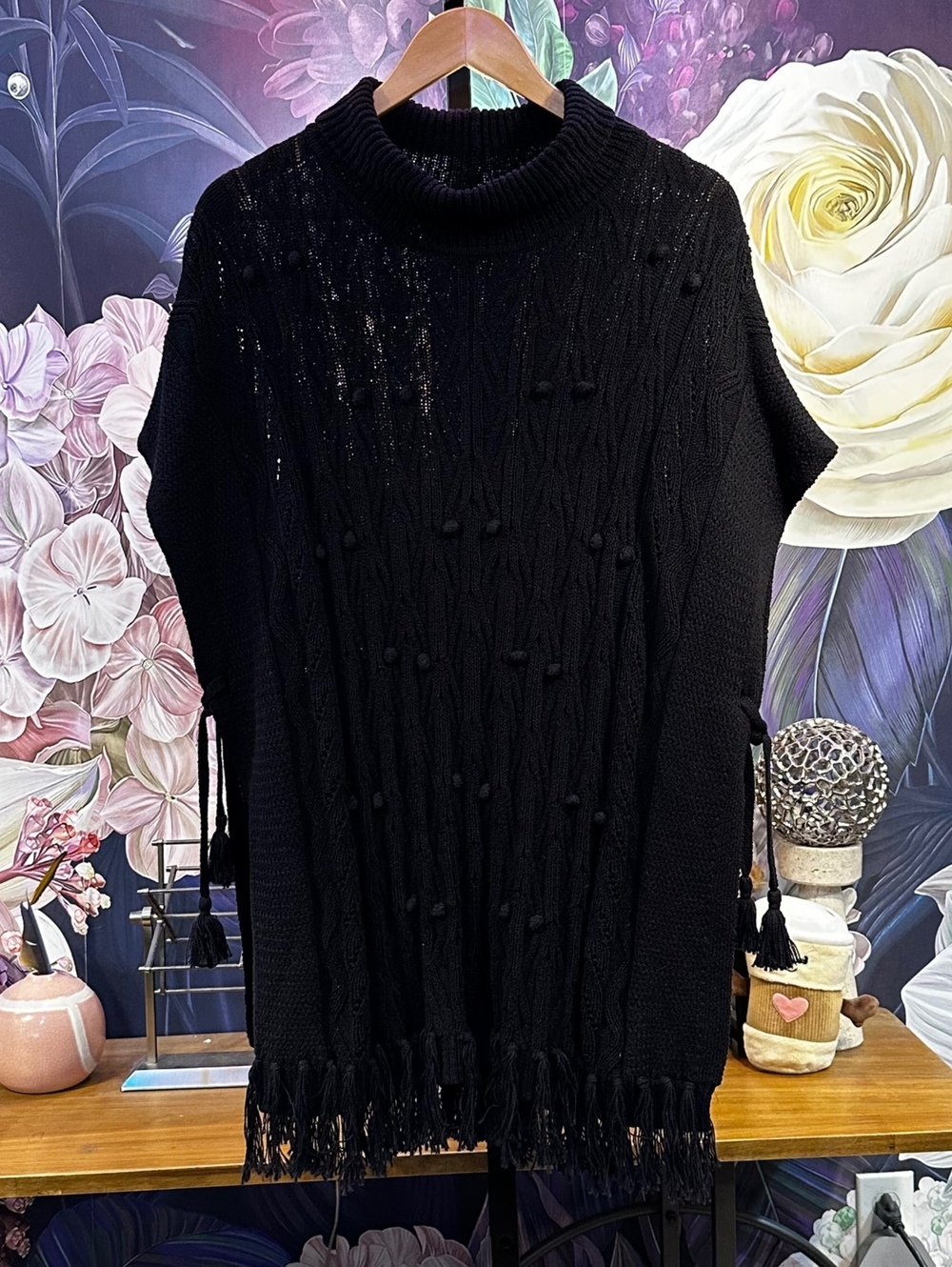 Leo & Sage M/L Cotton Fringe Poncho Sweater Boho Cottagecore Romantic
